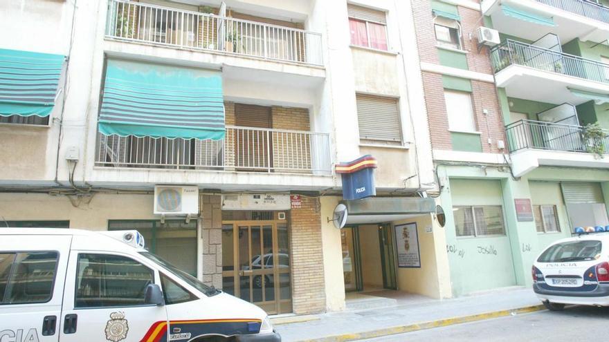 Arrestan a un policía nacional en Valencia por asaltar a un compañero en su casa para reclamarle una deuda