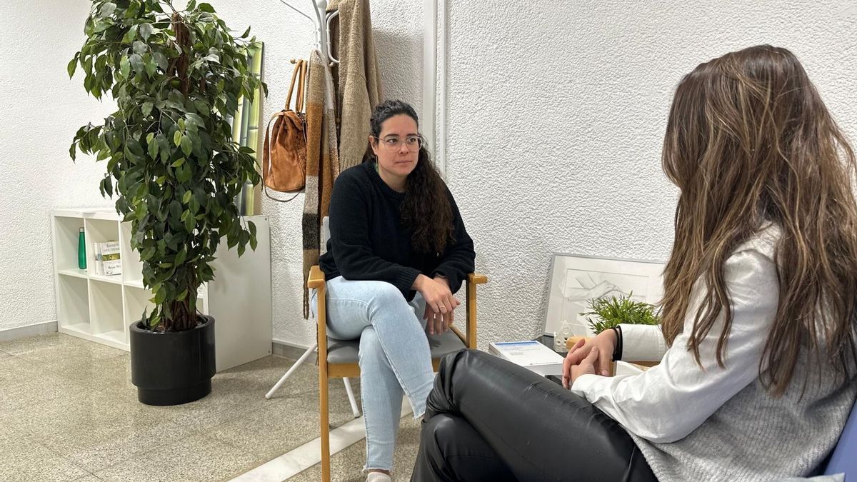 Lara Ferreiro, psicóloga, sobre el síndrome posvacacional: "Septiembre es el mes con más solicitudes de terapia"
