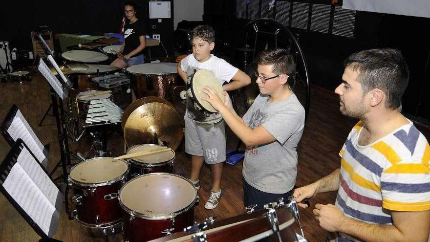 Alumnos de percusión en el campamento del año pasado. // Bernabé/Javier Lalín