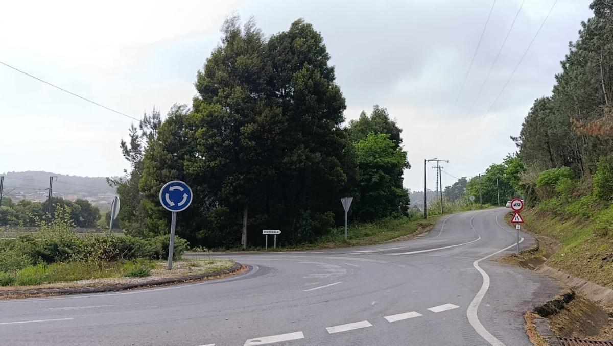 Uno de los viales de Redondela ya limplios de maleza.