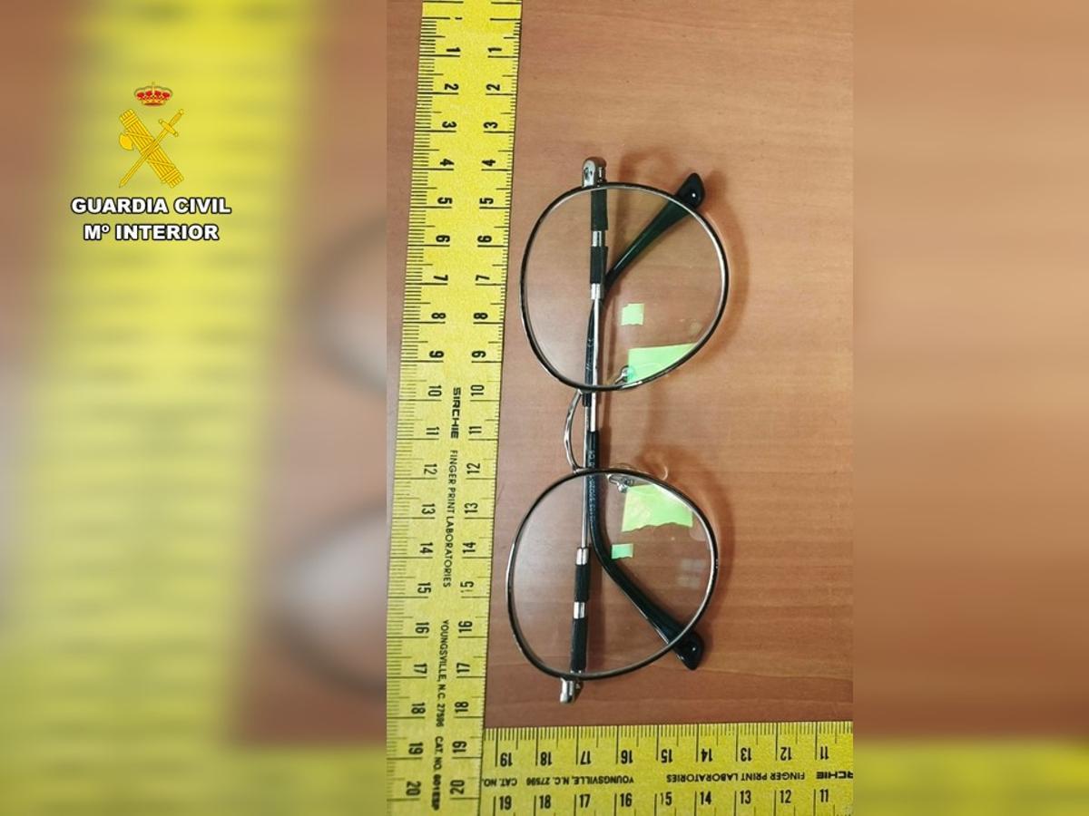 Gafas que portaba el arrestado