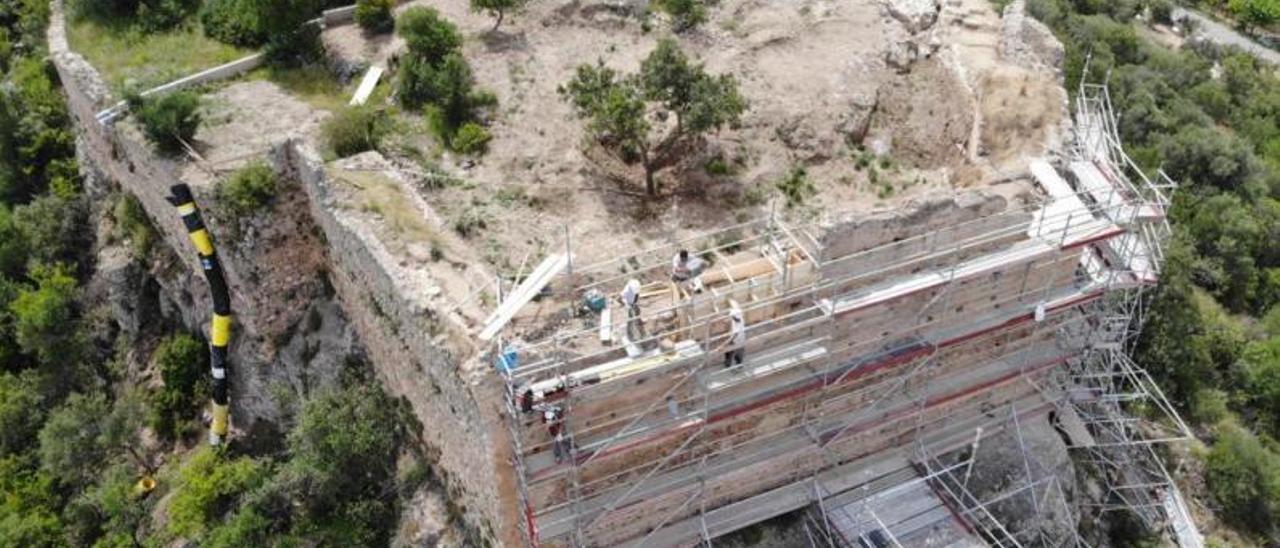 El recinto de Corbera, durante la fase anterior de las obras de rehabilitación. | LEVANTE-EMV