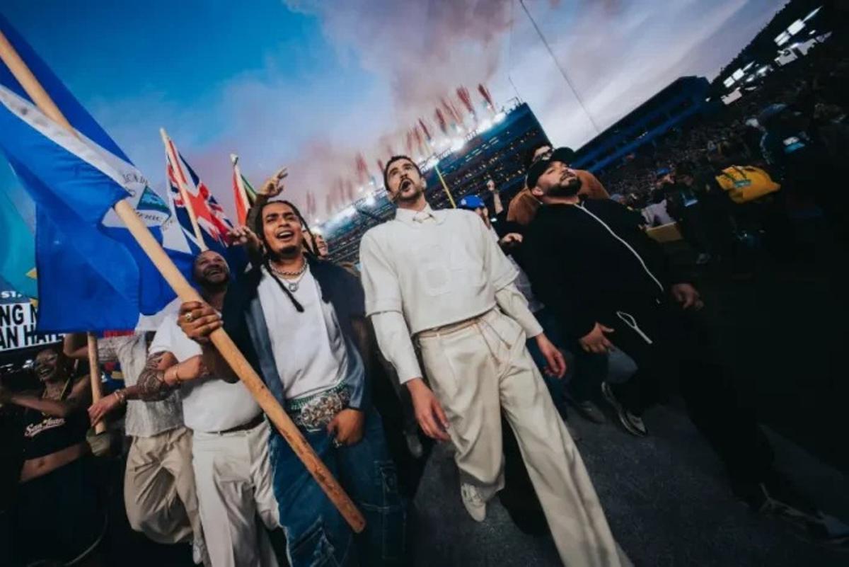 La pirotecnia de Ricasa acompañó la actuación de Bad Bunny.