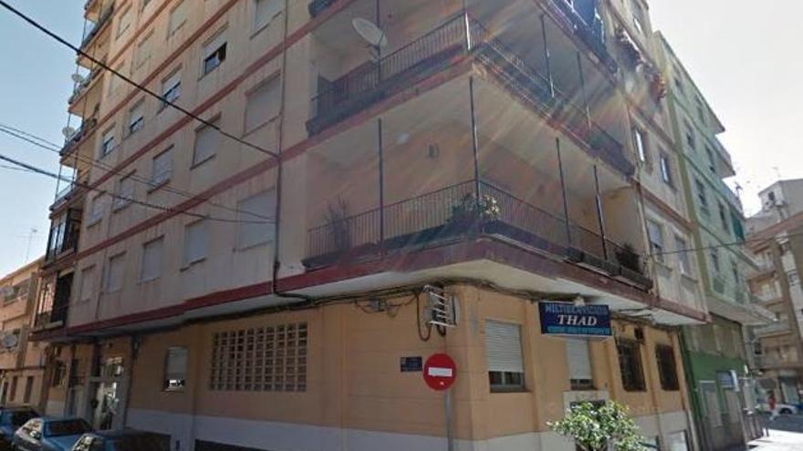 Desalojan un edificio de ocho alturas en Callosa por riesgo de derrumbe