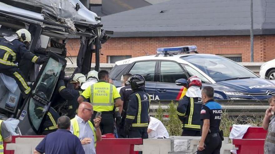 El autobús accidentado en Avilés circulaba a una velocidad de entre 80 y 90 kilómetros por hora