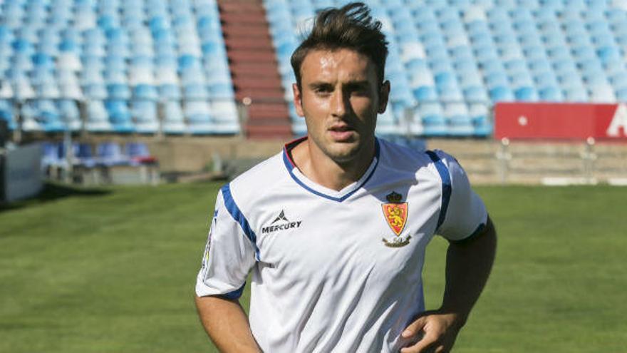 Eldin Hadzic, con la elástica del Real Zaragoza.