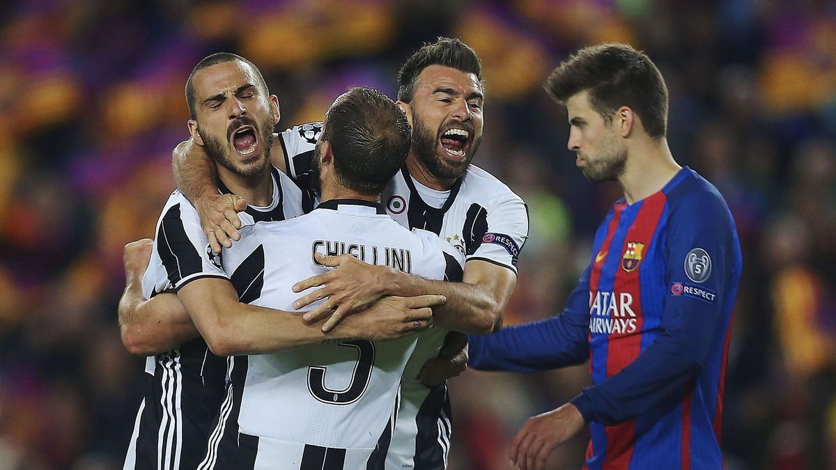 Los jugadores de la Juve festejan en el Camp Nou la eliminación del Barça en la Champions del 2017.