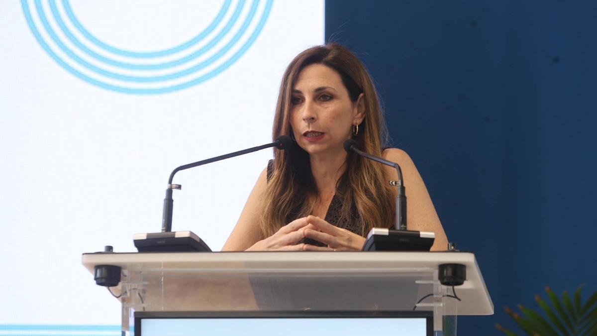 Astrid Barrio, en un momento de su intervención en el acto celebrado en Las Naves de València