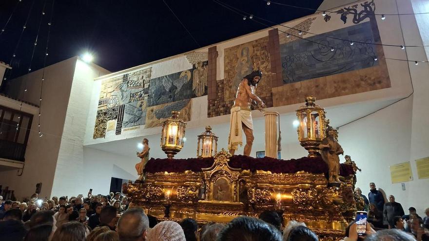 Sentimiento en la Semana Santa de Calp: el Poderoso se abre paso entre una multitud