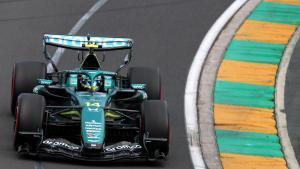 Fernando Alonso, al volante del AMR26