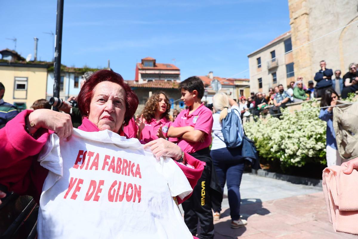 GIJÓN. Plaza del Lavaderu. Acto de homenaje a Rambal por el 50 aniversario de su asesinato GIJÓN. Plaza del Lavaderu. Acto de homenaje a Rambal por el 50 aniversario de su asesinato