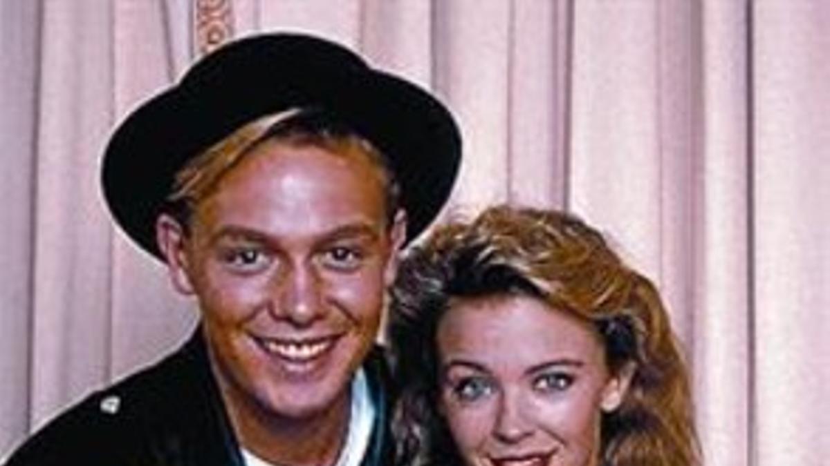 con Jason Donovan.