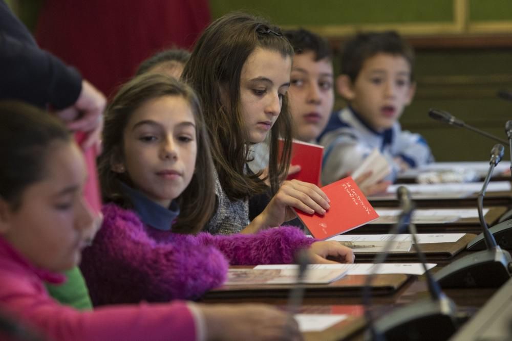 Pleno infantil en el Ayuntamiento de Oviedo