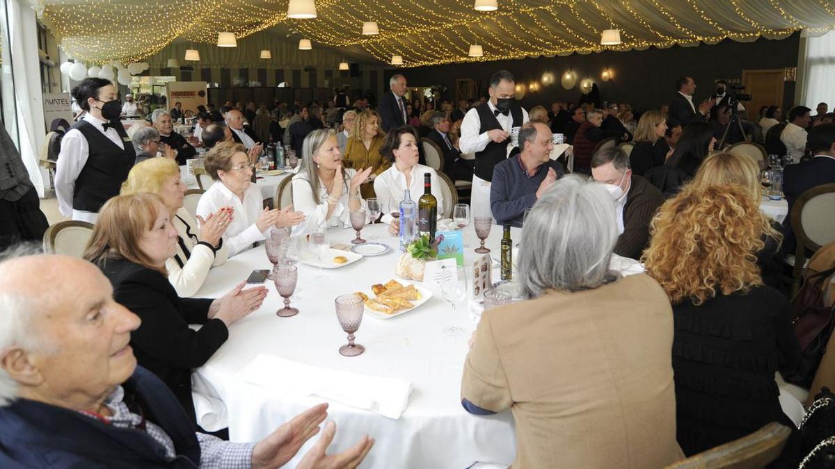 Un “funeral” con sonido de cuchillos y tenedores