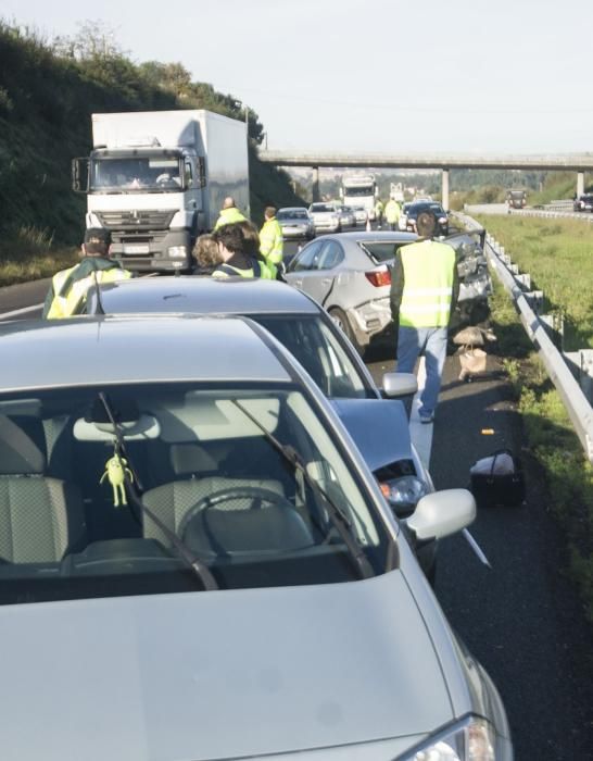 El accidente ocurrió en sentido salida de la ciudad (A Coruña-Santiago).