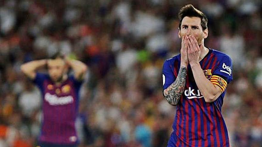 Messi, abatido ayer en el Benito Villamarín.