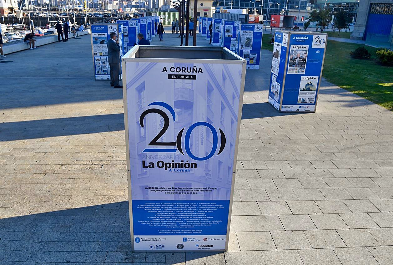 Vista de la exposición de las portadas de LA OPINIÓN que se podrá ver hasta el 17 de octubre en la Marina.  |  // ECHAVE/PARDELLAS