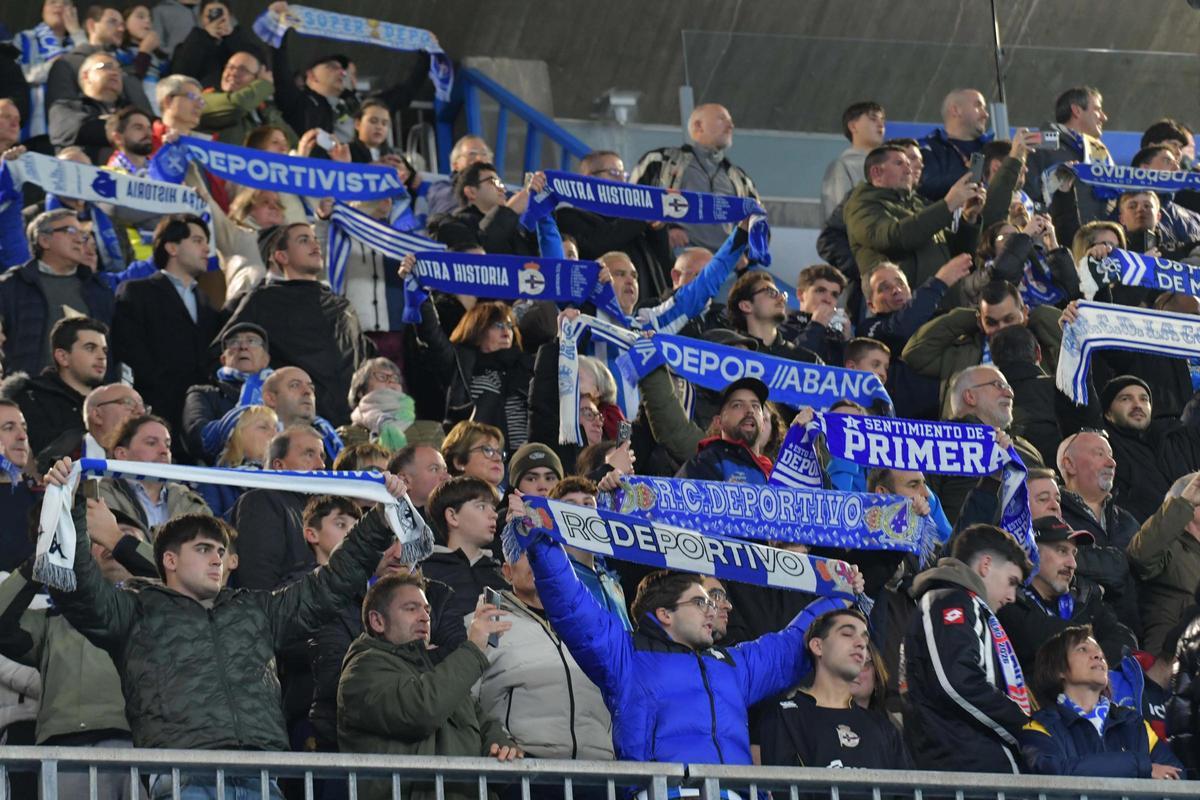 Magia blanquiazul en un Riazor pleno para el partido de octavos de Copa del Rey