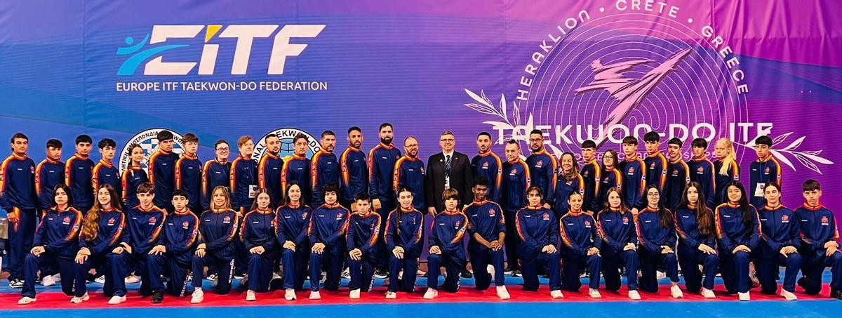 El equipo español de taekwondo en el campeonato de Europa celebrado en Creta.
