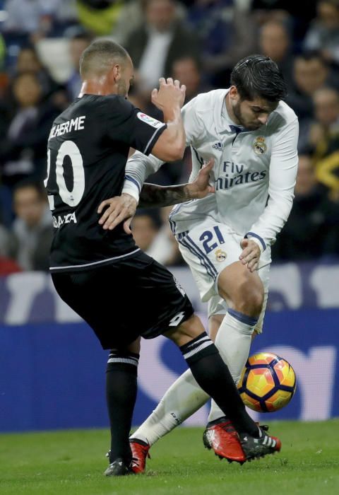 El Dépor cae ante el Real Madrid en el descuento