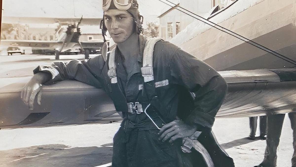 Gilbert Haldeen Myers, el copiloto, en una foto tomada durante la segunda guerra mundial.