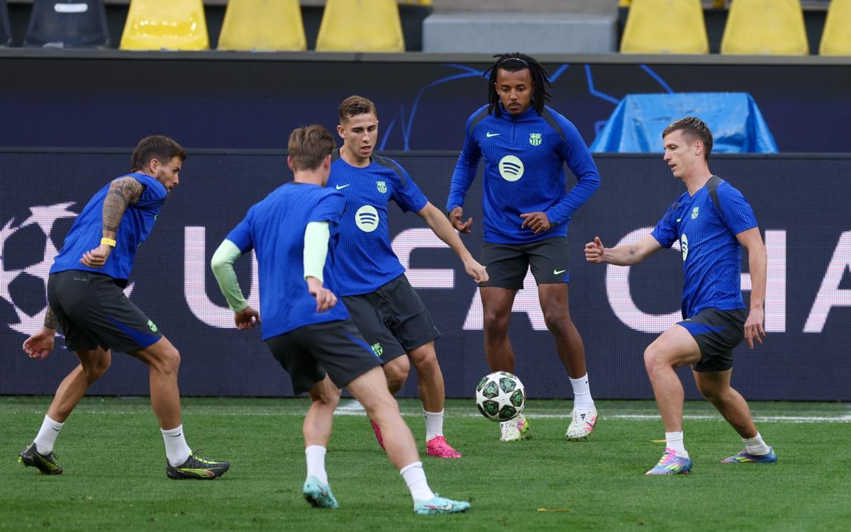 Ansu y Fermín 'trolean' a la prensa en Dortmund Ansu y Fermín 'trolean' a la prensa en Dortmund