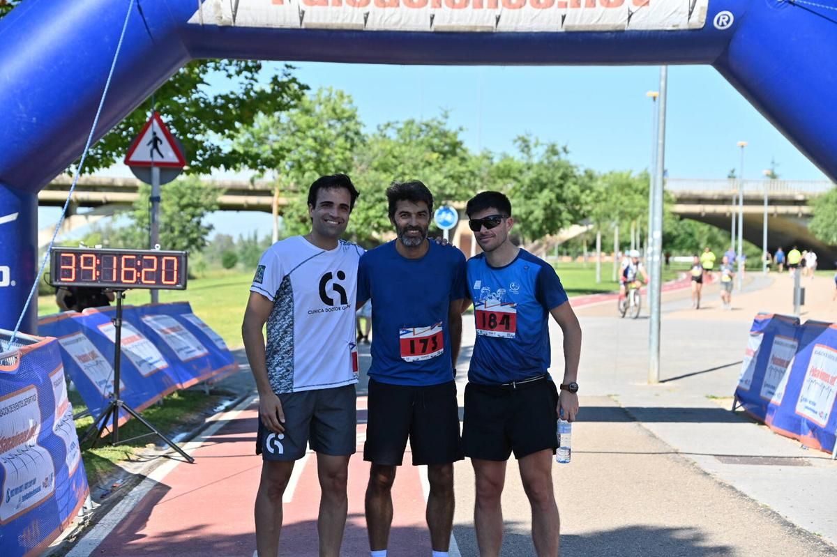 Fotogalería | El Colegio de Médicos de Badajoz echa a correr: "Menos pastillas y más zapatillas"