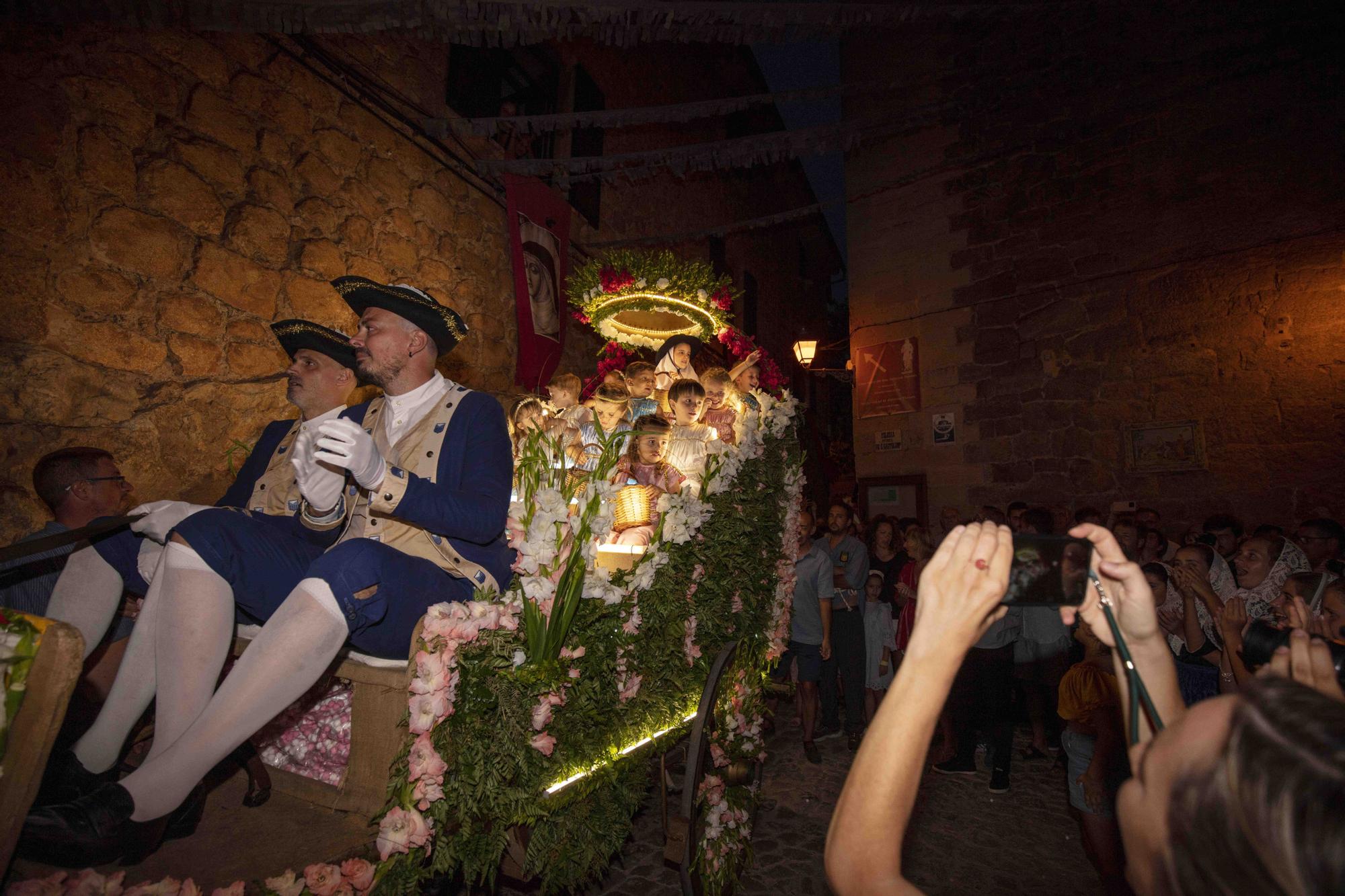 Valldemossa exhibe su devoción por la Beata