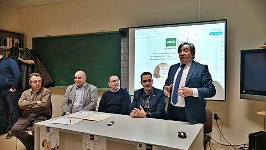 Entrega de diplomas a los alumnos de la UNED Senior de Benavente