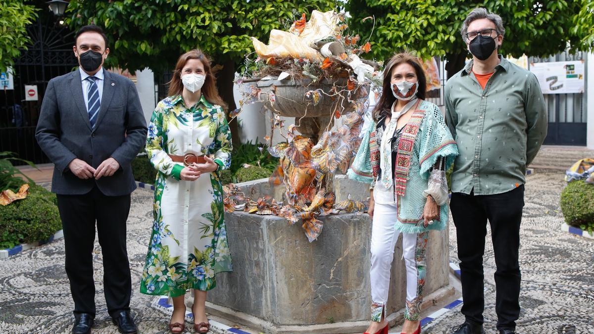 Autoridades en la instalación de la la obra &#039;Naturaleza cósmica: Santuario de la Mariposa Monarca&#039;.