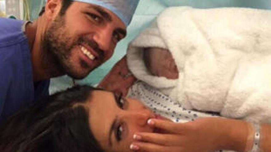 Cesc Fàbregas presenta en Instagram a su hija Capri