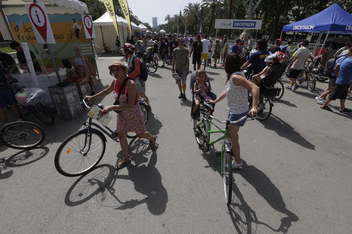 La fiesta de la bicicleta regresa a las calles de Barcelona con la Bicicletada.