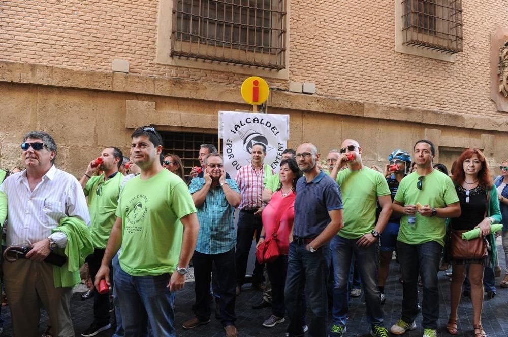 Pleno municipal con protesta