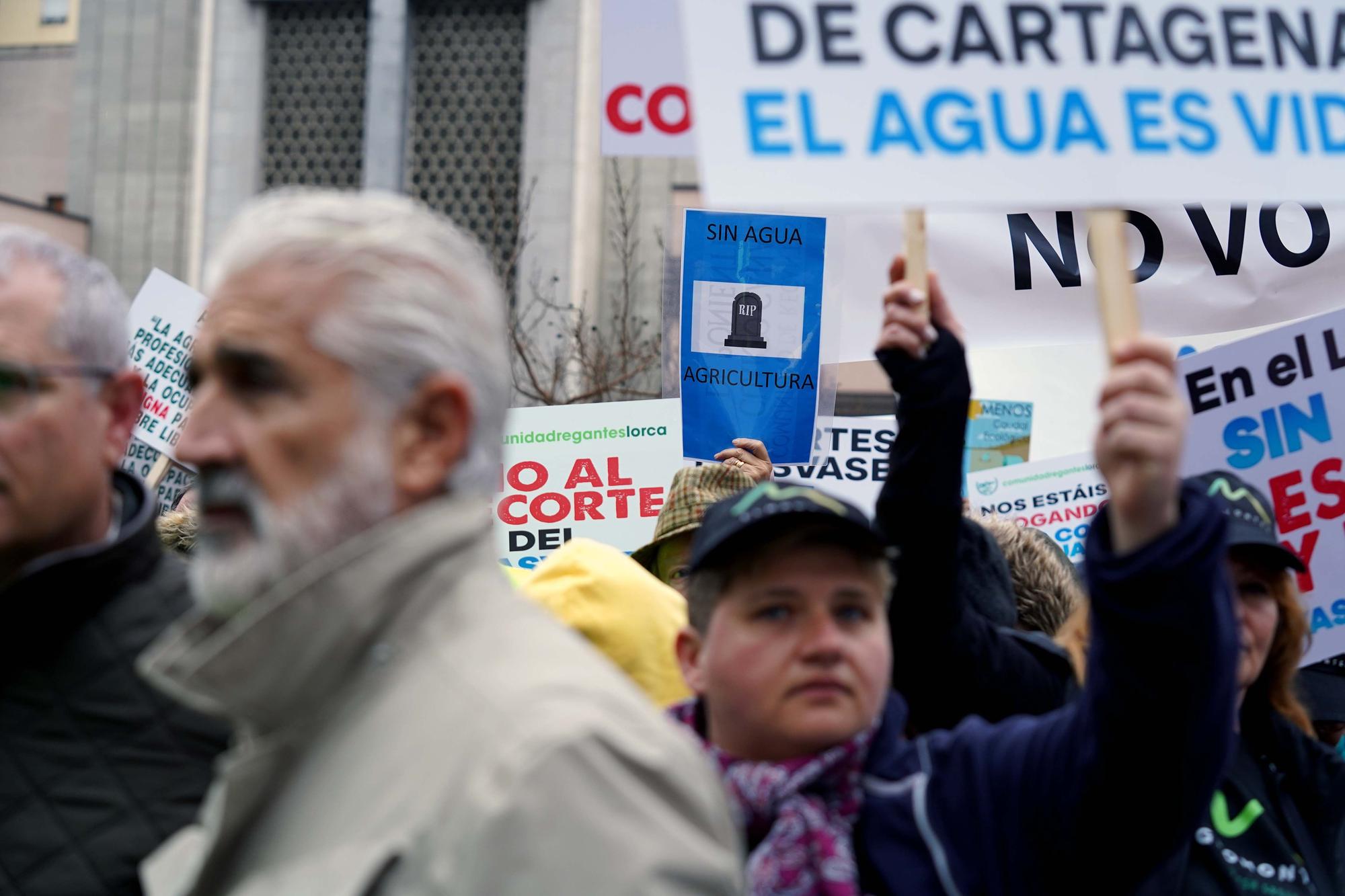 Las imágenes de la concentración en defensa del Trasvase Tajo-Segura en Madrid