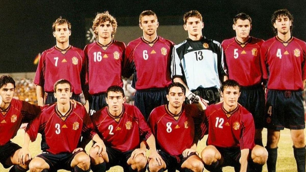 Xavi, en la alineación de España que  ganó el Mundial sub'20