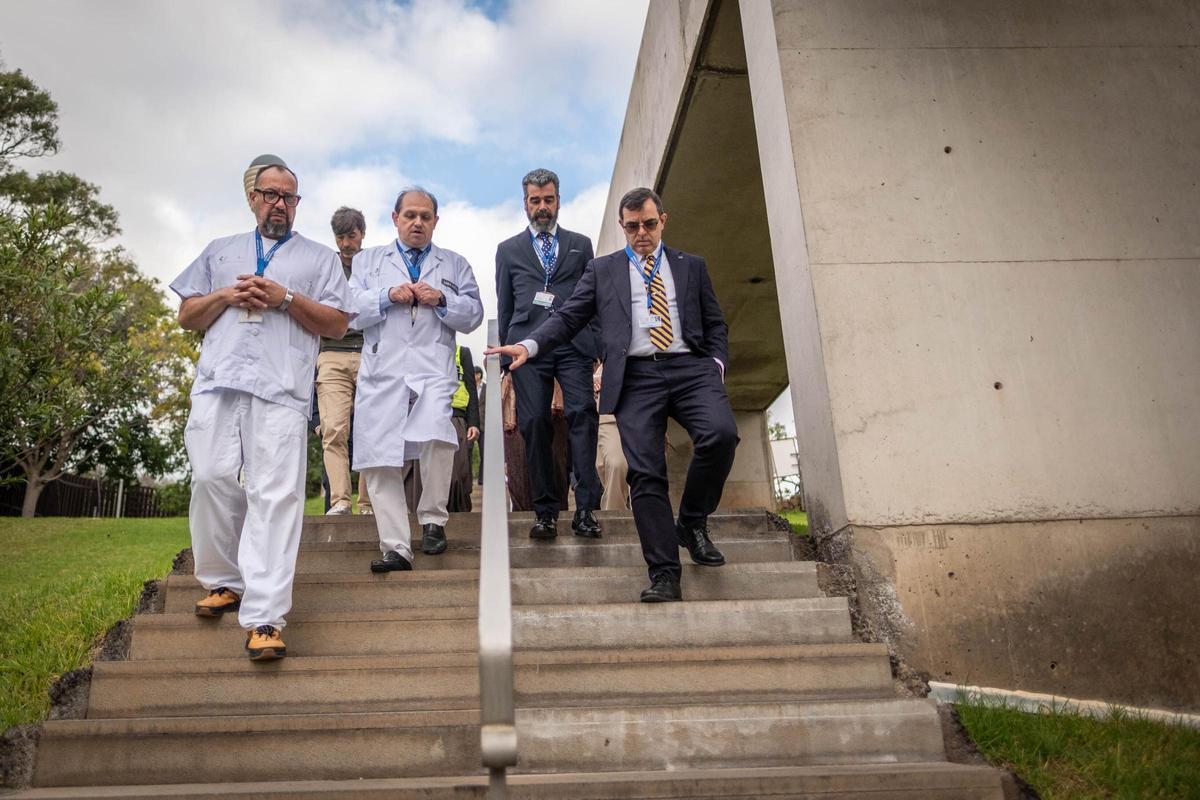 La NASA visita la cámara hiperbárica de Imetisa en el HUC
