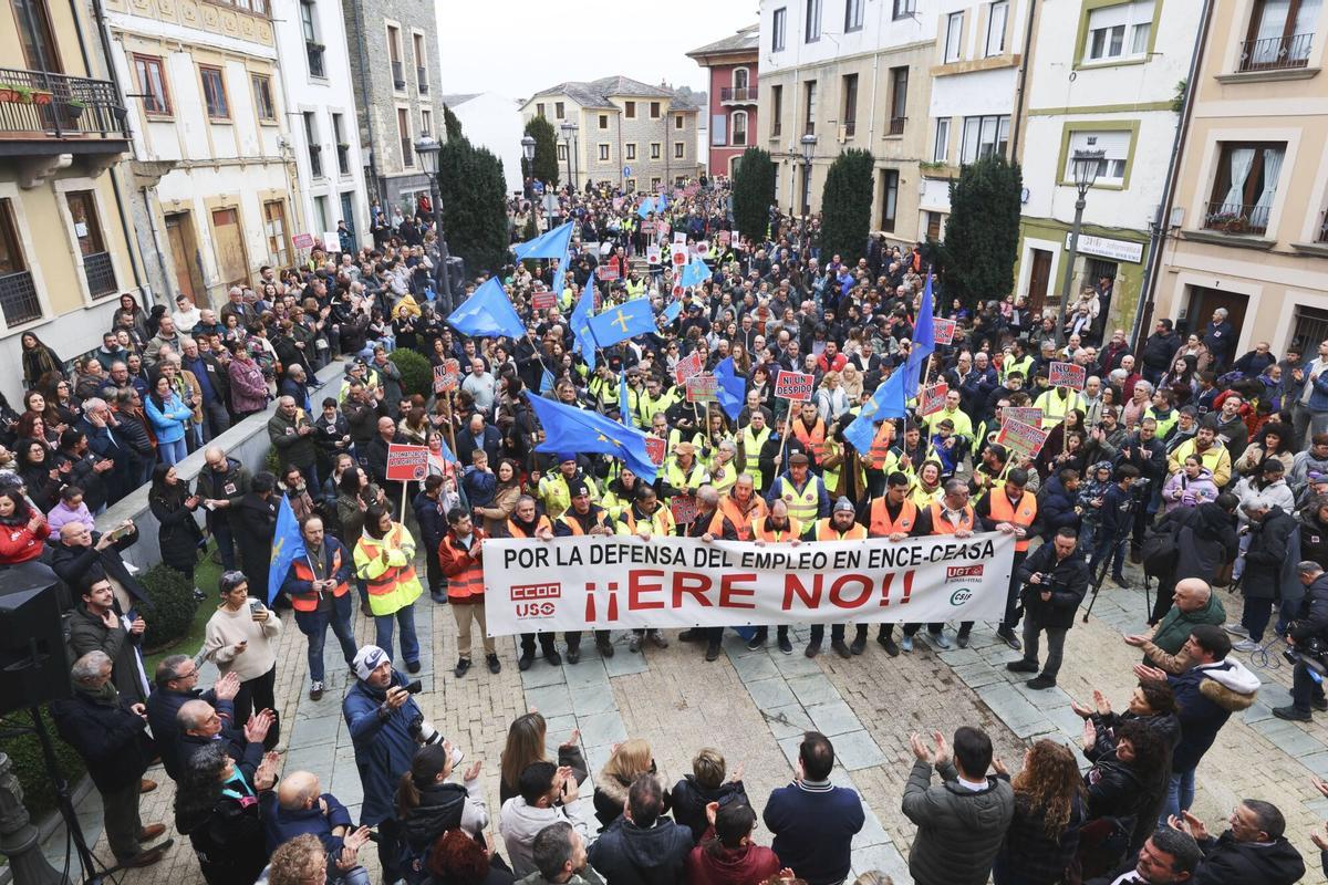 EN IMÁGENES: Así fue la manifestación que llenó las calles de Navia en ...