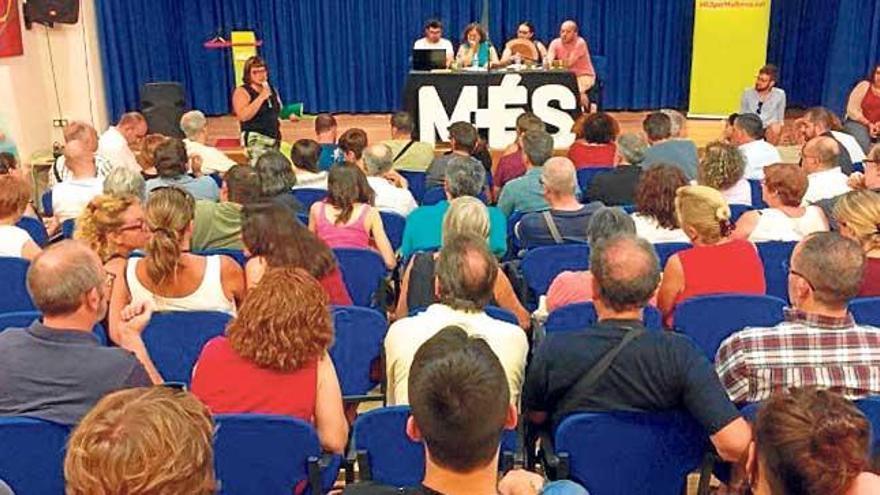 Más de 150 militantes participaron en la Asamblea de Més.