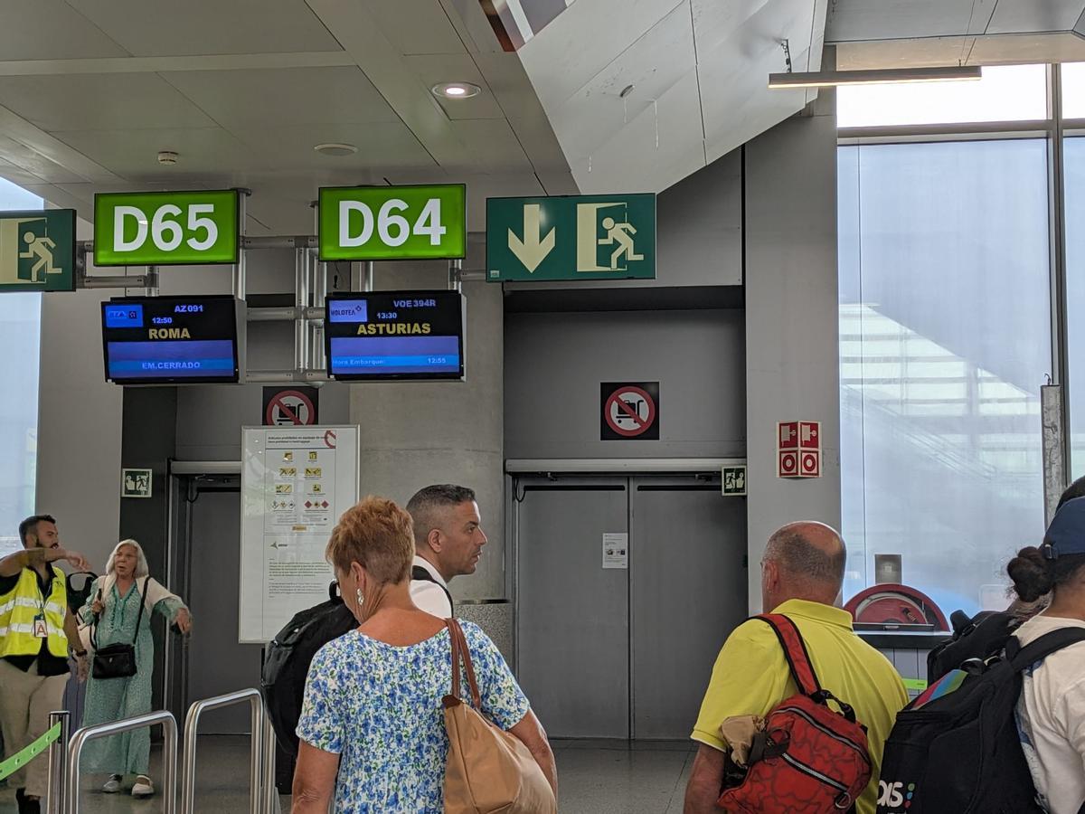Viajeros embarcando en Málaga