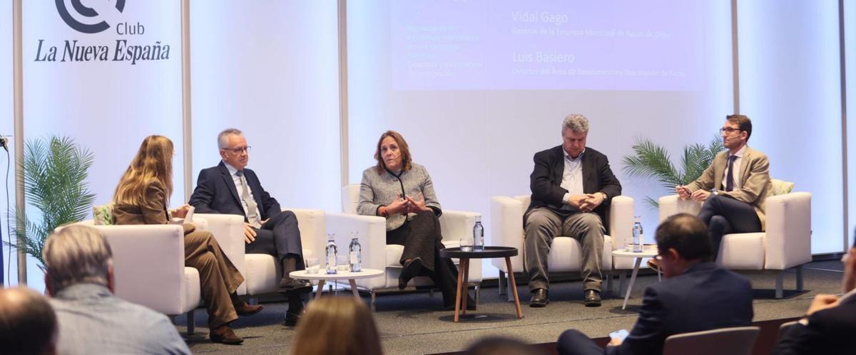 Por la izquierda: Amor Domínguez, Manuel Gutiérrez, Bárbara Monte, Vidal Gago y Luis Basiero.  | MARIO CANTELI