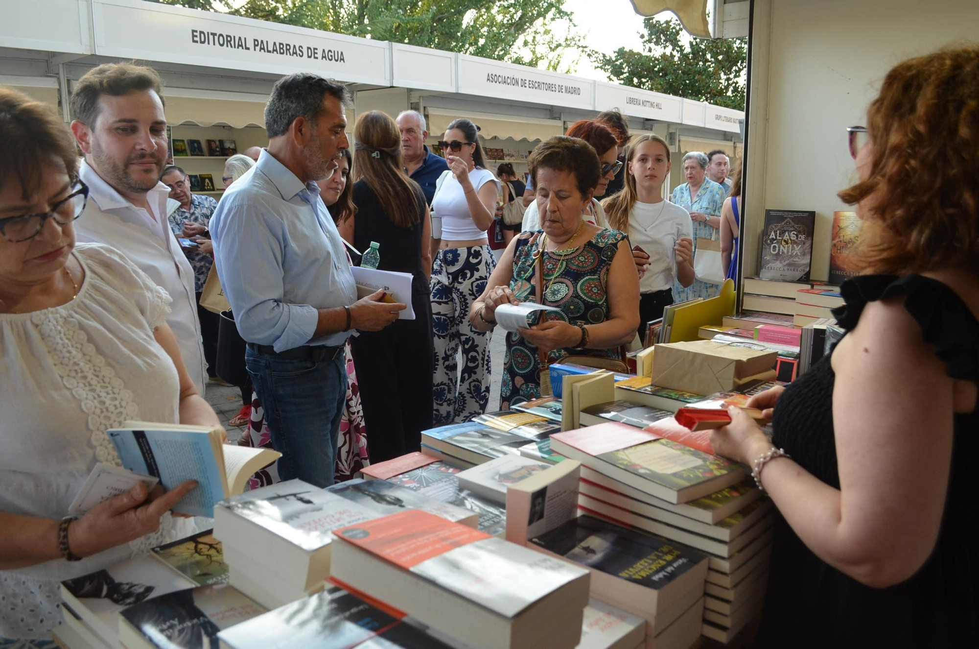 GALERÍA| La XXVI Feria del Libro de Benavente ya en marcha