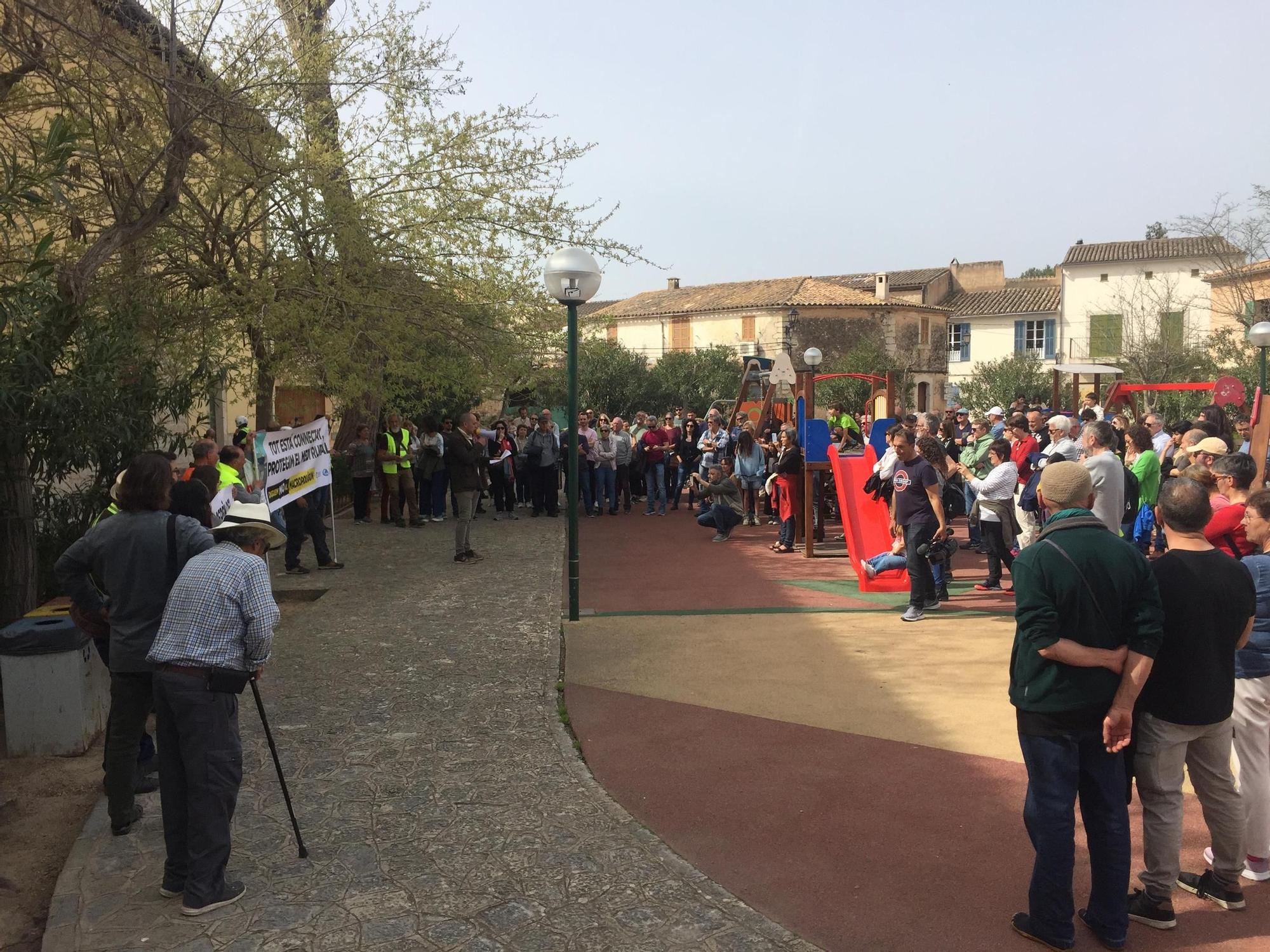 FOTOS | La manifestación contra el polígono de Binissalem, en imágenes