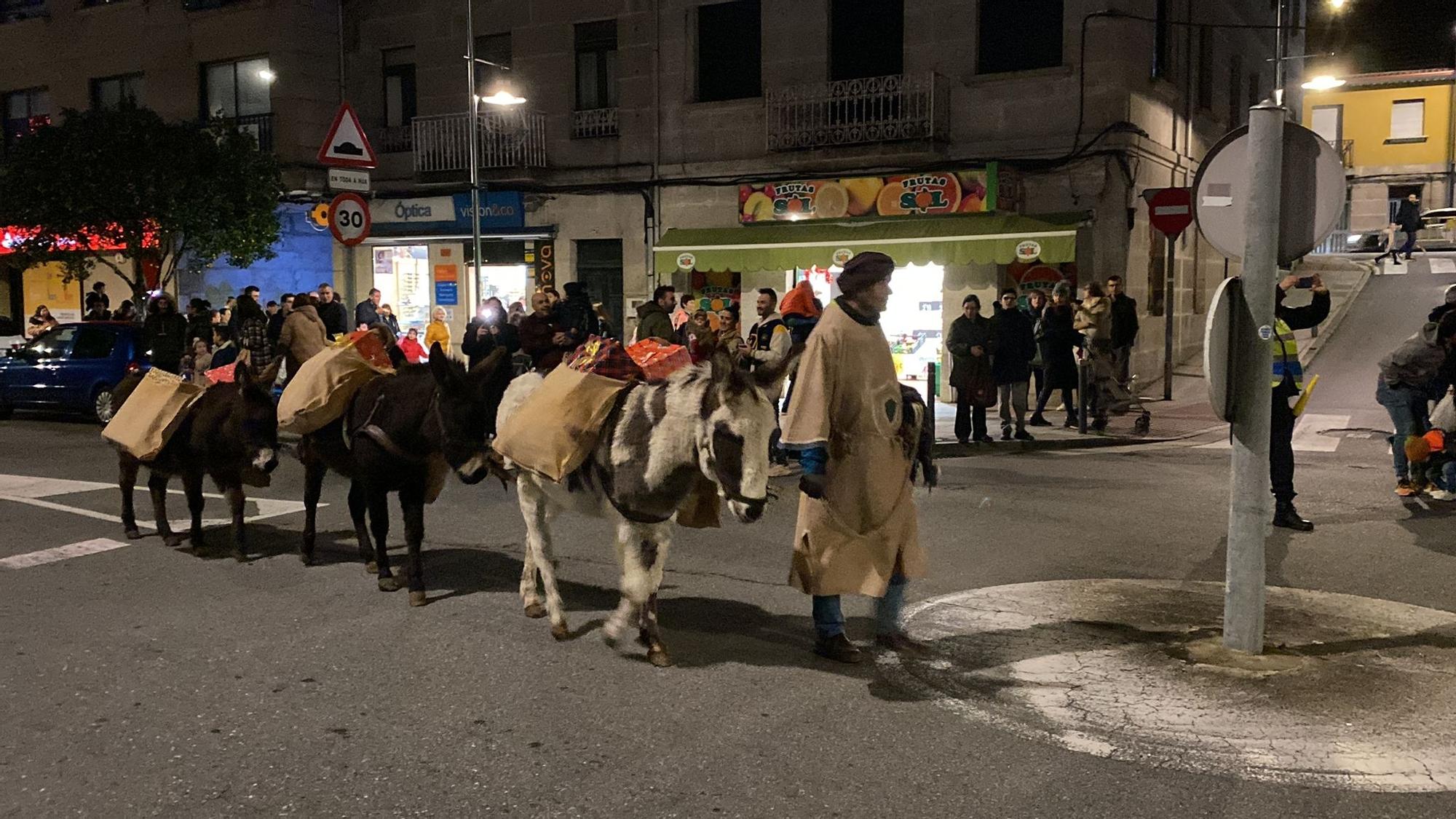 Cabalgata de los Reyes Magos en Moaña, con camellos incluidos