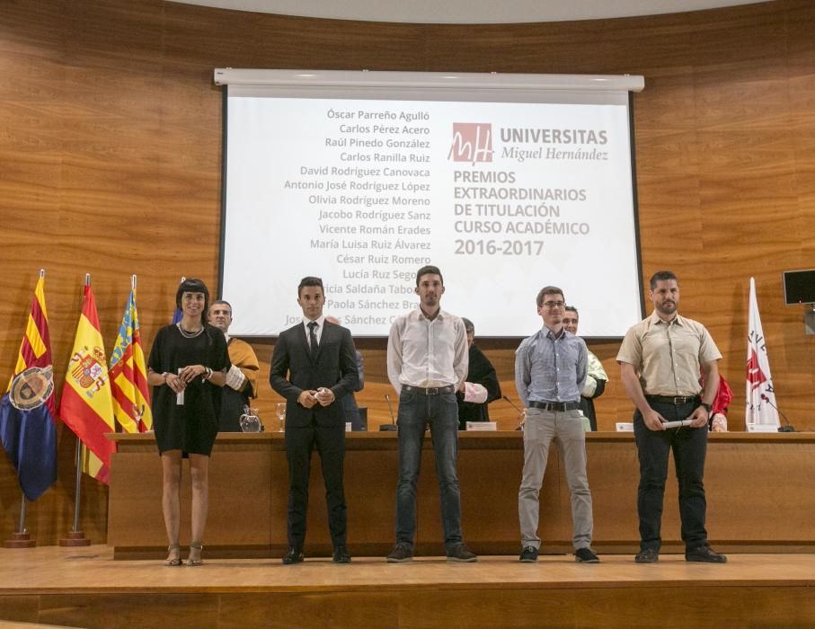 Honoris causa de la UMH a Tino Villanueva