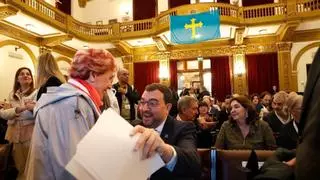 Barbón sobre la lista de Asturias para el 29-N: "Saben cómo funciono yo, que no hagan quinielas, no estoy en ello"