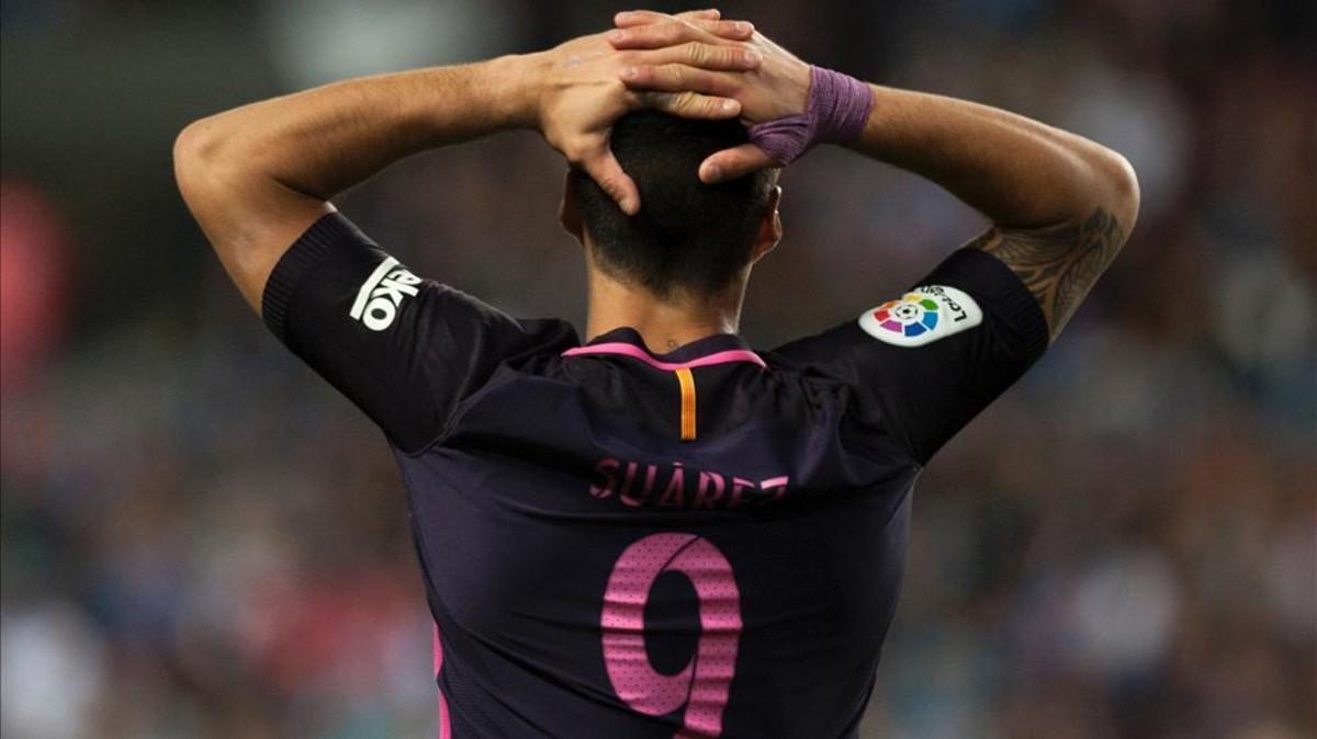 Suárez lamenta una acción del Barça