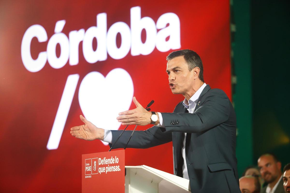 Pedro Sánchez, en un mitin en Córdoba en las pasadas elecciones municipales.