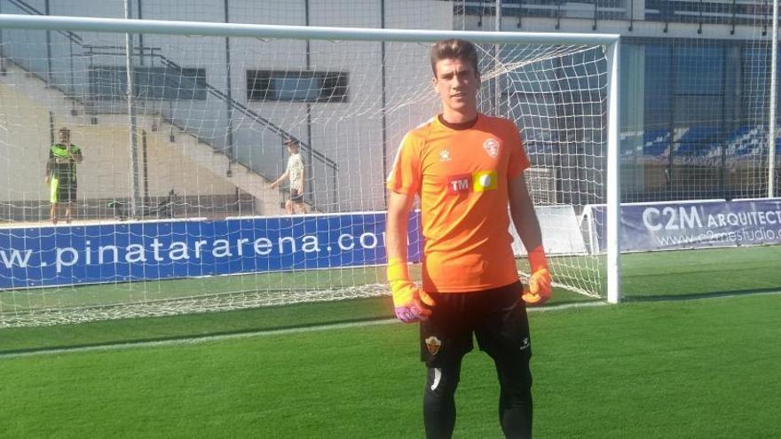 Unai Simón, ayer, entrenando en el Pinatar Arena