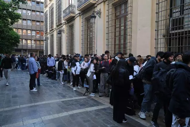 La regularizacion extraordinaria de migrantes colapsa los servicios sociales municipales de València
