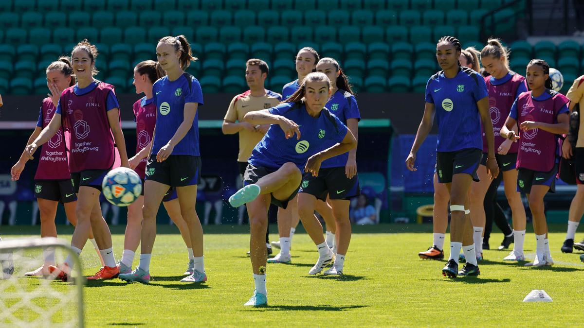 El FC Barcelona femenino durante el entrenamiento de este viernes en Lisbo para disputar mañana la final de la Liga de Campeones femenina contra el Arsenal